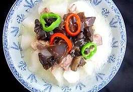 湯汁養(yǎng)生蘿卜骨圖片