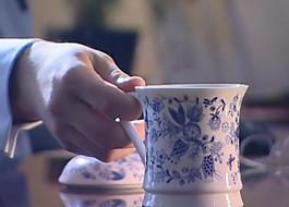 工作喝茶特寫圖片