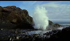 海浪撞擊礁石風(fēng)景視頻圖片
