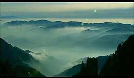 山峰云霧風景畫視頻圖片