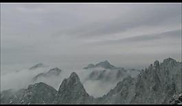 山峰云霧風景畫視頻圖片