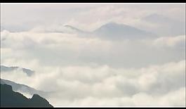 山峰云霧風景畫視頻圖片