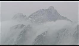 山峰云霧風景畫視頻圖片
