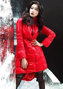 平面模特紅色清新羽絨服圖片