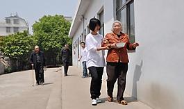 學(xué)生在敬老院圖片