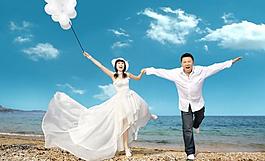 生活中的 演戲中的情侶 越南 伉儷 婚紗 結婚 結婚照 牽手 奔跑 海灘 藍天白云圖片