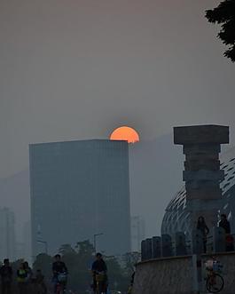 日落西山圖片