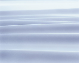 白色褶皺布紋背景圖片