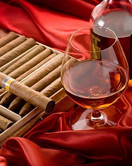 絲綢紅酒圖片