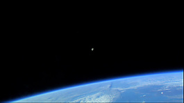 从太空中拍地球