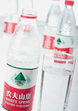 農(nóng)夫山泉圖片