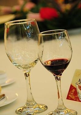 酒杯图片