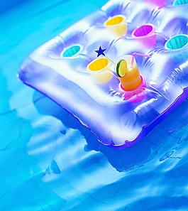 夏日水中情圖片