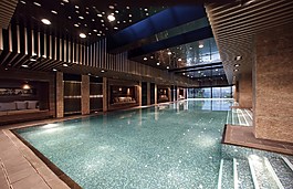 室內泳池