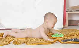 認(rèn)真的寶寶圖片