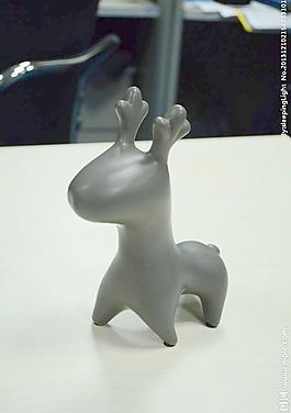 灰色的鹿圖片