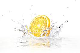 水中檸檬圖片