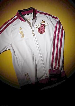 nba訓(xùn)練服照片圖片