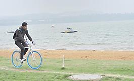 海灘騎行圖片