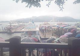 忙碌的碼頭圖片