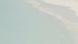 清澈的水浪對(duì)海岸3股票的錄像