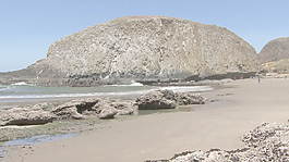 巨大的岩石在俄勒冈海岸2股票的录像