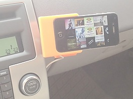 为iPhone 4 4S磁铁旋转车充电座