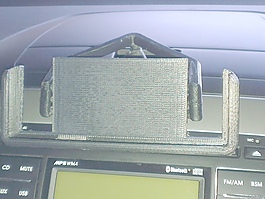 對于HTC One X在現代I30 - V2山