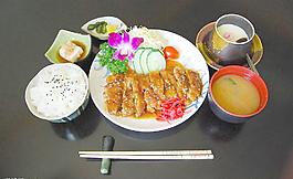 煎鸡扒定食套餐图片