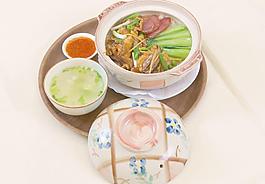 石鍋雞肉飯圖片