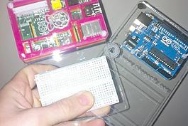 multiholder成型板为Arduino和rasperry PI（也符合pibow）