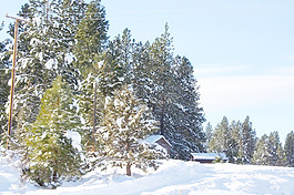 雪山附近