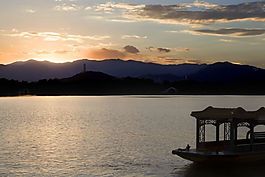 A頤和園昆明湖日落