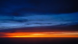矢量黃昏日落天空高清壁紙1365*768