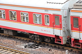 25G硬臥車底