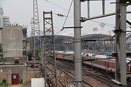 列車駛?cè)豚嵵菡?/>
                            </a>
                            <div   id=