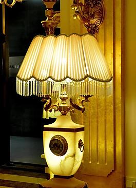 臺(tái)燈圖片
