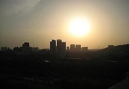 夕阳 城市 剪影图片