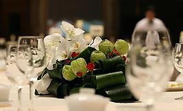 酒桌图片