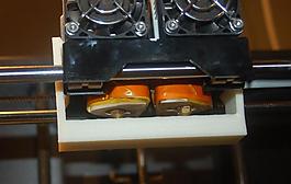 卡上使用replicator 2x噴嘴矯直機