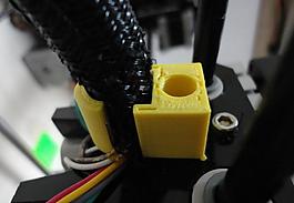 replicator的擠出機電線束應力消除升級