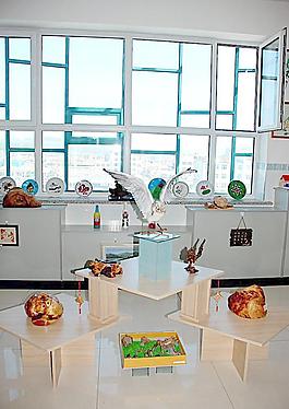 教學(xué)樓美術(shù)展覽廳圖片