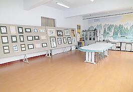 根河一中美術室內景圖片