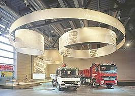 奔馳卡車4S站廳圖片