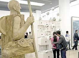 藝術展木雕與與裝置圖片
