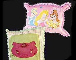 可愛(ài)的卡通人物抱枕 貓咪抱枕 枕頭 Pillow 95