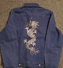 燙鉆 成熟優(yōu)雅女裝 毛衫燙鉆 動(dòng)物 龍 免費(fèi)素材