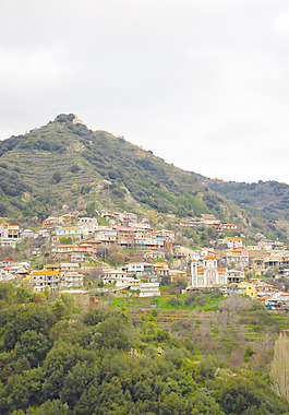 kalopanayiotis村在特羅多斯山