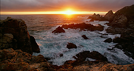 夕陽(yáng)下的大海