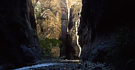 山谷模型